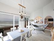 Moradia isolada V2+2 com vista mar na Praia da Légua