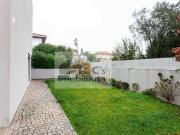 Moradia junto à prestigiada Av. Marechal Gomes da Costa,...