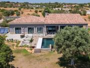 Moradia, Lagoa e Carvoeiro