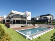 Moradia LUXUOSA e de Vanguarda frente a campo de Golfe...