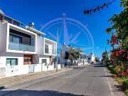 Moradia Moderna de 3 Quartos com Vista Mar em Fuzeta,...