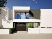 Moradia Moderna T3 com Piscina – Bemposta, Portimão...