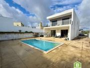 Moradia moderna T4 com piscina a 10 minutos da praia de...