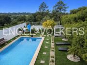 Moradia Moderna T4 com Piscina a minutos da Praia Verde