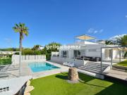 Moradia moderna V3+1 com piscina perto da praia perto de...