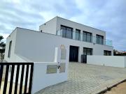 Moradia moderna V4 em Espartal para venda– uma mistura...