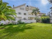 Moradia T10 com jardim, em Alvalade, Lisboa