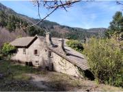 Moradia na Serra da Estrela, Manteigas,com anexos e terreno
