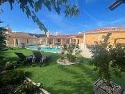 Moradia na Serra do Bouro com piscina privada perto da costa