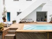 Moradia no Centro da Cidade com Jardim, Piscina e Garagem