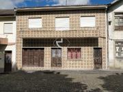 Moradia no centro da vila de Paredes de Coura,...