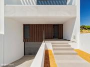 Moradia nova com garagem, piscina e jardim na Quinta da...