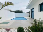 Moradia a estrear com piscina e jardim em Cascais I Murches