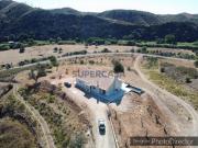 Moradia Nova Independente com 4 Quartos e Piscina em Silves