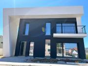 Moradia Nova Isolada T4 com Piscina e Garagem ! |...