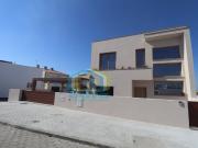 Moradia Nova T3 com garagem e quintal em Silveira