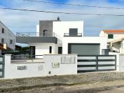 Moradia nova T4 com 1 600 m2 de terreno