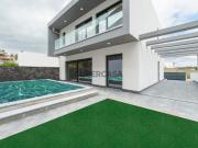 MORADIA NOVA T4 COM PISCINA SERRA DE CASAL DE CAMBRA