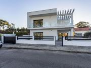 Moradia Nova T4 no coração da Aroeira