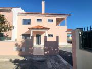 Moradia Nova T5 com Piscina e Jardim, Sintra, Abrunheira