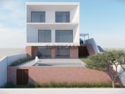 Moradia Nova T5 com Piscina e Vista Rio Tejo, em Fonte...