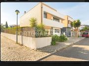 Moradia ótima localização