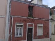 Moradia para reabilitar em Campolide