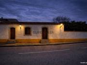 Moradia para recuperação com quintal situado na Azinhaga