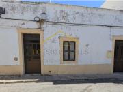 moradia para recuperar à venda na Fuzeta