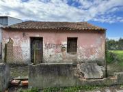 Moradia para recuperar com 2,6 hectares de terreno