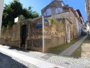 Moradia Para recuperar com Quintal no Centro Histórico...