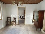 Moradia para recuperar com uma área de 207 m2 localizada...