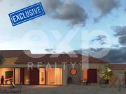 Moradia para renovar com projeto – no centro de Maxial...