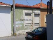 Moradia para Restauro em Oliveira do Douro