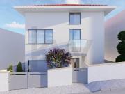 Moradia por Concluir com Garagem e Piscina — Projeto...