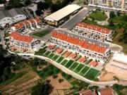 Moradia Premium T5 em banda T5 na Urbanização Vilabeira...