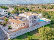 Moradia Premium V4+1 com Piscina e Amplos Espaços...