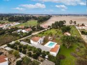 Moradia Quintinha com piscina de água salgada em...