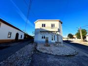 Moradia Renovada em Olho Marinho T3 convertido em T2 Óbidos