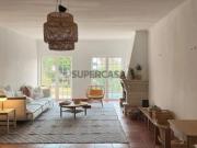 Moradia Renovada em Sesimbra com Vista Mar e Castelo