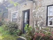 Moradia Rústica T3 em Pedra com Terreno de 1147 m² – Forjães