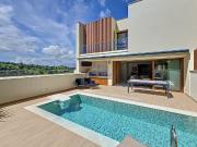 Moradia Semi nova 3 quartos Piscina privativa 10 min d....