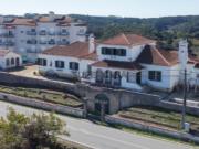 Moradia Senhorial Bifamiliar T10, Turquel