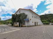 Moradia T10 à venda em Covăo