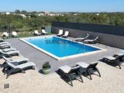 Moradia T10, com piscina, perto da praia, para venda, em...