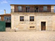 Moradia T7 situada na típica aldeia de Fonte Arcada,...