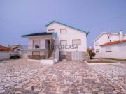 Moradia T11 com Garagem e Terreno de 3.400 m² em...