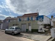 Moradia T1 com garagem, terraço e possibilidade de...