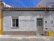 Moradia T1 em Santiago Maior e São João Baptista