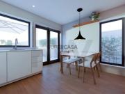 Moradia T1 Renovada com Jardim e Pátio na Rua Monte de...